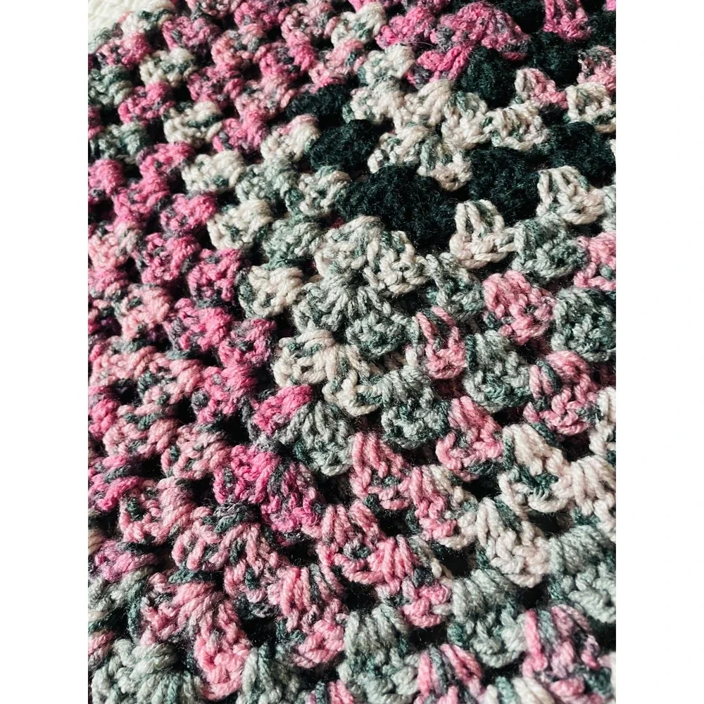 Hand Crocheted Blanket Baby Lap Afghan Grey‎ Pink Black 36 x34 NWOT